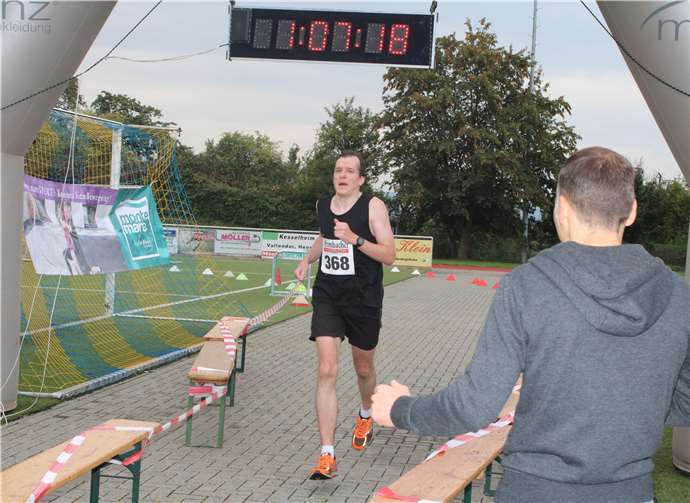 Benjamin Gros vom Running Team Bad Ems gewann nun schon zum vierten Mal in Folge in Weitersburg den Halbmarathon.