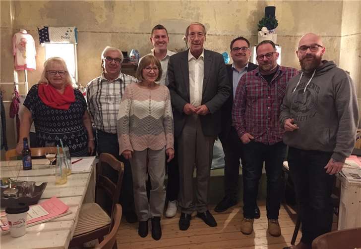 Benjamin Kastner konnte den Europaabgeordneten Norbert Neuser im Rathauscafé in Kruft begrüßen. Foto: privat