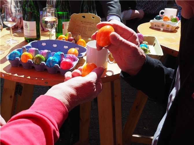 „Ber (wer) hat en Spetz, Ber hat en Oarsch (Hinterteil)?“