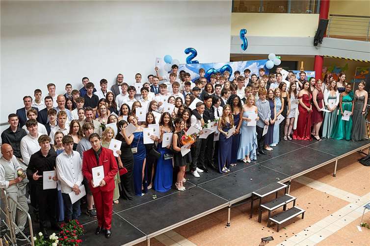 Bereit zum Abflug – Der Abschlussjahrgang 2025 der Boeselager-Realschule startet in einen neuen Lebensabschnitt.Foto: Johannes Morschhausen