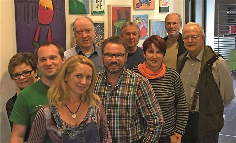 Bereiten sich auf die 35-Jahr-Feier vor: v.l.n.r.: Die GRÜNEN Ulrike Linhsen aus Andernach (Kreistagsfraktion), Matthias Kaißling aus Mayen (Stadtrat), Natascha Lentes aus Mayen (Stadtrat), Klaus Meurer aus Münstermaifeld (VG-Rat Maifeld und Kreistag), Wolfgang Treis aus Mayen (OB und Kreistag), Roland Wagner aus Vallendar (Stadtrat), Birgit Meyreis aus Ochtendung (VG-Rat Maifeld und Kreistag), Martin Schmitt aus Monreal (VG-Rat Vordereifel) und Herbert Schmitt (VG-Rat Vordereifel und Ortsgemeinderat Boos)