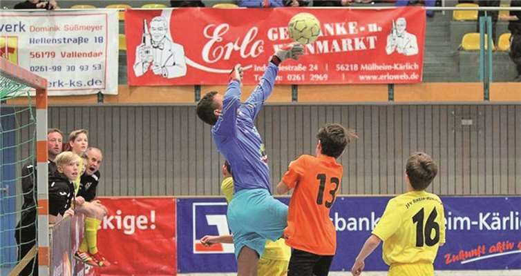 Bereits am vergangenen Wochenende stand die Philipp-Heift Halle im Mittelpunkt des Jugendfußballs. Beim evm-Turnier trafen Teams aus ganz Deutschland aufeinander.TH