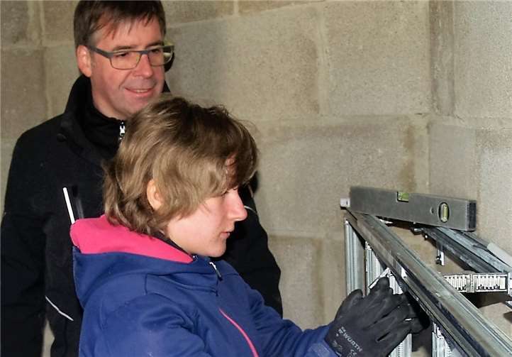 Bereits beim Girls Day im vergangenen Jahr nutzte eine Schülerin bei der Firma Bleser die Chance und verschaffte sich einen ersten Eindruck vom Beruf Anlagenmechanikerin SHK. PR-Schlüter