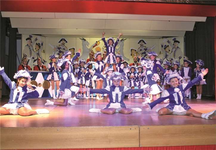 Bereits die Blaubärchen tanzen bei der GKKG auf hohem Niveau.