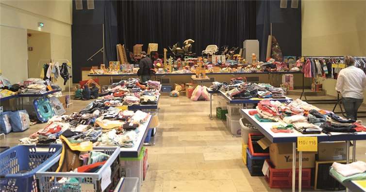 Bereits im letzten Jahr war die Stadthalle gefüllt mit vielen Frühlings-Schnäppchen rund um’s Kind.privat