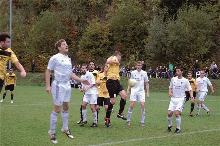 Bereits in der ersten. Spielminute hätten die Platzherren in Führung gehen müssen.RÜ