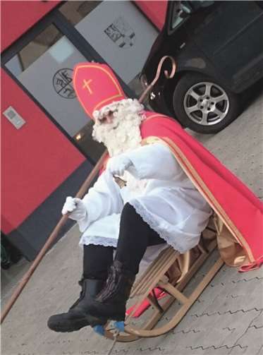 Bereits seit 1997 ist die Beller Feuerwehr jedes Jahr mit zwei bis drei Nikoläusen im Einsatz.Fotos: FRE