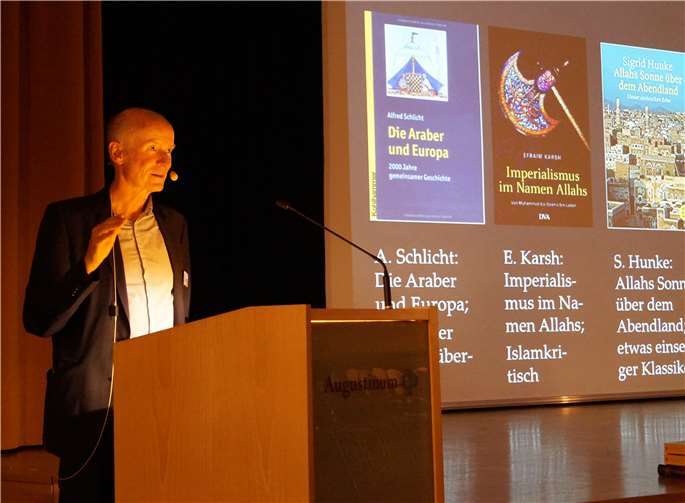 Bereits seit Kindertagen begeistert sich Dr. Frank Becker für Historisches. Heute schreibt er nebenberuflich historische Romane und hält Vorträge. Foto:SEL