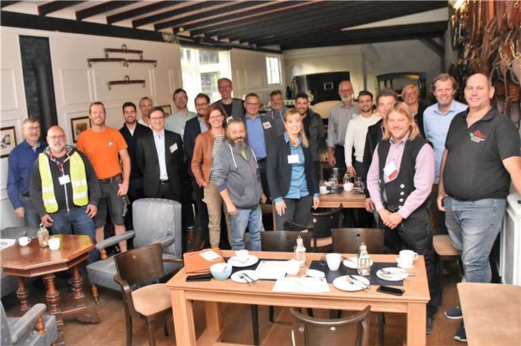 Bereits um 6.45 Uhr treffen sich die Mitglieder der BNI-Gruppe „Tomburg“ im Rheinbacher Coach-Haus.Foto: EICH