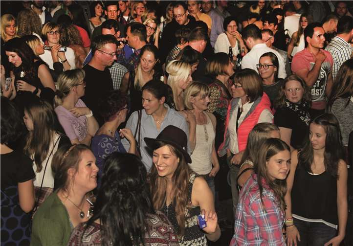 Bereits vor Beginn des Konzerts war die Stimmung in der Laacher-See-Halle hervorragend.