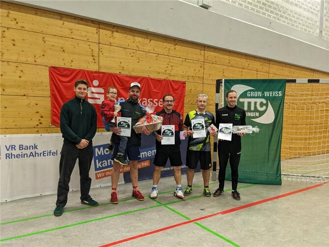 Bereits zum 4. Male war es Marc Schmelzer (2. von links) vorbehalten im Spieler-Wettbewerb den Pokal mit nach Hause zu nehmen.