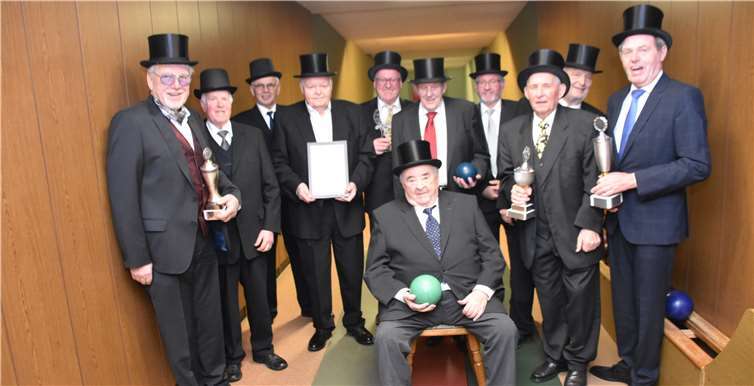 Bereits zum 64. Mal trafen sich die Mitglieder der Kegelklub „Geheime Millionäre“ zum Stiftungsfest.Foto: EICH