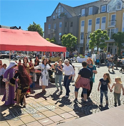 Bereits zum dritten Mal findet am 9. Mai 2026 der Mitmach-Markt auf dem Kirchplatz in Sinzig statt.Foto: Stadtverwaltung Sinzig