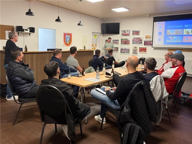 Bereits zum dritten Mal in diesem Jahr trafen sich die Fußballtrainer des SV Kripp zu einer gemeinsamen Arbeitssitzung. Foto: privat