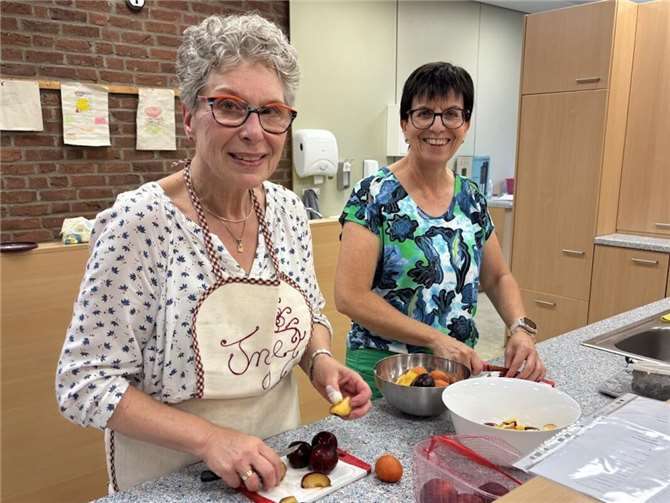 Bereits zum dritten Mal trafen sich kochbegeisterte Seniorinnen und Senioren zum gemeinsamen Kochabend des BürgerSTÜTZPUNKT+ der Verbandsgemeinde (VG) Weißenthurm.