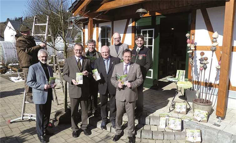 Bereits zum fünften Mal erscheint der Umweltkompass als gemeinsamer Veranstaltungskalender der Landkreise Altenkirchen, Neuwied und Westerwaldkreis. privat