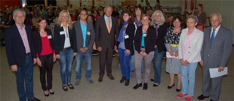 Bereits zum fünften Mal luden die Jugendämter zum fachlichen Austausch ein (v.l.n.r.): Wolfgang Hartmann, Elena Kordell und Anja Piquardt, Uwe Kukla, Achim Hallerbach, Sissi Westrich, Christina Sperber, Rebecca Stefula, Kerstin Müller, Professor Dr. Annelinde Eggert-Schmid Noer, Martina Henrich-Kleyer, Jürgen Moritz. privat