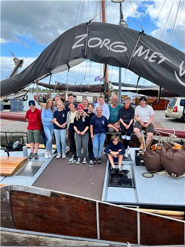 Bereits zum vierten Mal hatte die Jugendabteilung des Eifelvereins die Gelegenheit mit dem großen Segelschiff „Zorg met Vlijt“ das Ijsselmeer vor der Küste der Niederlande zur erkunden. Fotos: Barbara Wüst