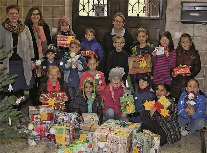 Bereits zum zweiten Mal unterstützen die Kinder der Grundschule Pfaffendorf die Weihnachts-Wunschbaum-Aktion.