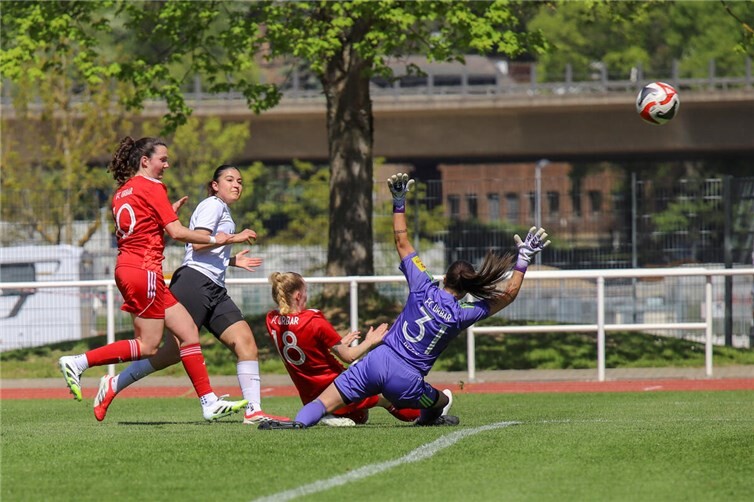 Berna Tokmak beim 3:0