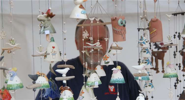 Bernardas Arcikauskas aus Litauen zeigte Deko-Keramiken,die er mit den Studenten seines Kunst-Kollegs gefertigt hatte.