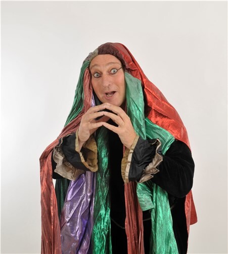 Bernd Lafrenz kommt mit seiner Shakespeare Solokomödie „Macbeth“ in den Kulturbahnhof Bad Breisig.  Foto: Tourist-Info