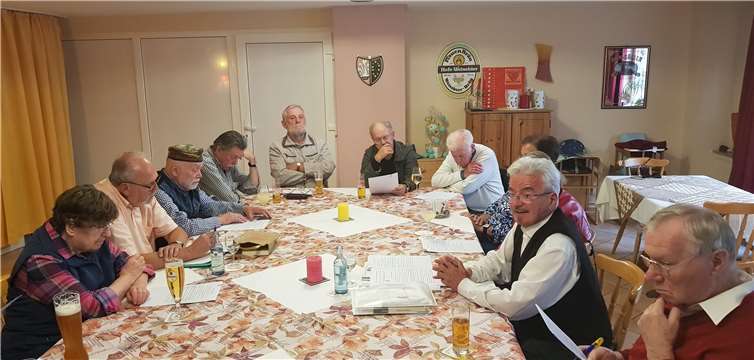 „Bernd Lang (2. v. r.) stellte den SPD Senioren im Breisiger Land bei deren Monatstreff „sein“ „Forum Kultur Bad Breisig e. V.“ vor.“Foto: privat
