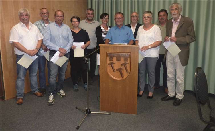Bernd Merkler verabschiedete die ausscheidenden Ratsmitglieder und dankte ihnen für die vertrauensvolle Zusammenarbeit.Fotos: -FRE-