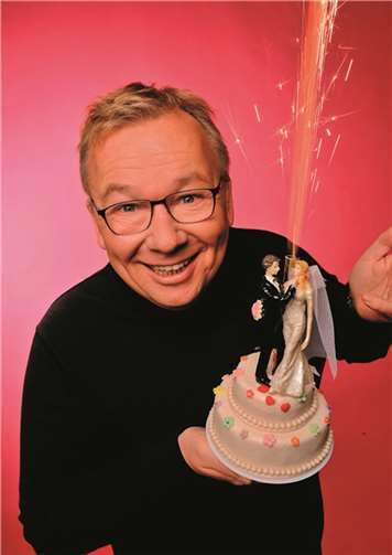 Bernd Stelter sorgt wieder für gute Laune in der Rheinhalle.Marfred Esser