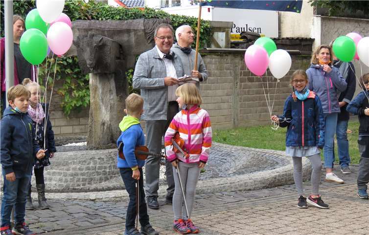 Bernd Weidenbach zeigte sich sichtlich gerührt von dem Besuch.Fotos: privat