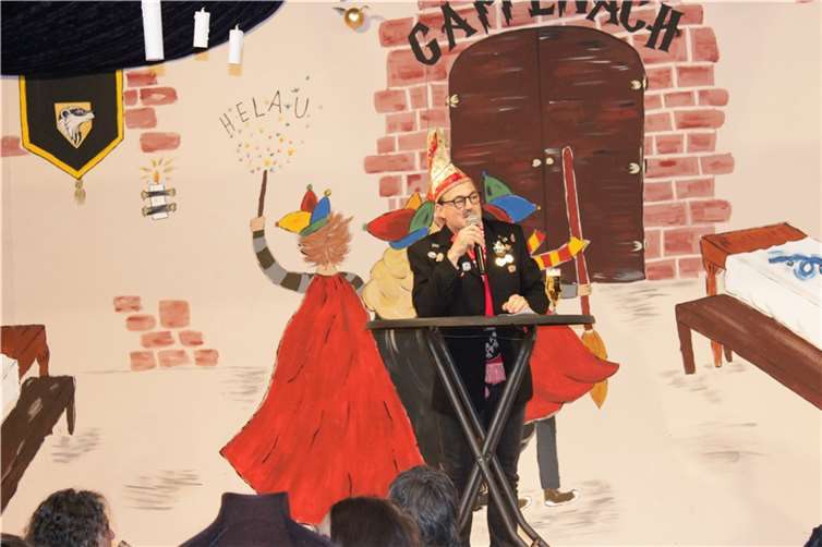 Bernd Zimmermann als etwas anderer Sitzungspräsident.