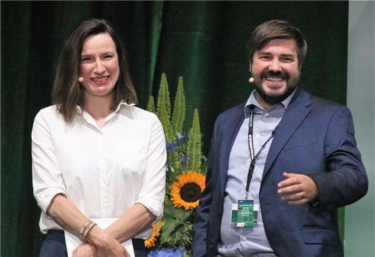Bernhard Hintermayer und Elfriede Mayr (beide ASFINAG) referierten über den sehr fortschrittlichen und vor allem schnellen Ausbau österreichischer Rastplätze.