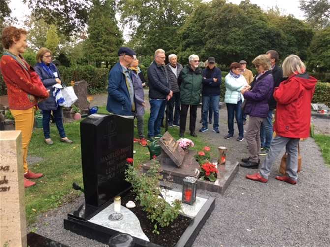Bernhard Ickenroth, Vorsitzender des Fördervereins Hospizbewegung Andernach-Pellenz, konnte etwa 20 interessierte Teilnehmer begrüßen. Foto: privat