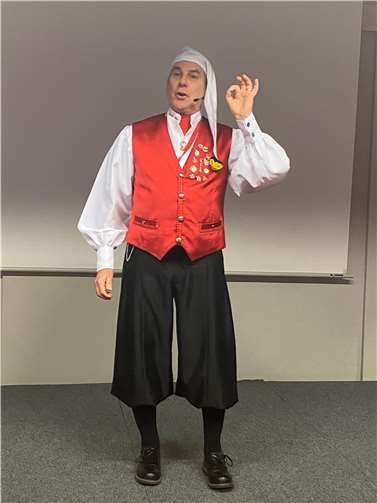 Bernhard Knab aus dem Mainzer Karneval brillierte auf der Narrenbühne am Brexbach.