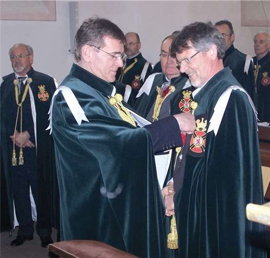 Bernhard Kröber, eines der Neumitglieder, bei der Aufnahme in den Orden. privat
