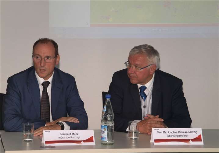Bernhard Münz (münz-Sportkonzept) und Oberbürgermeister Joachim Hofmann-Göttig (re.) waren sich einig, die richtige Entscheidung getroffen zu haben, den münz-Firmenlauf abzusagen.