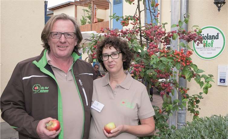Bert Krämer und Elke Inden-Krämer feierten am Wochenende das 30-jährige Bestehen des Bio Hof Bölingen, des ältesten Bioland-Obstbaubetriebes in ganz Westdeutschland