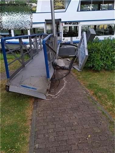 Beschädigter Anleger. Foto: Polizei