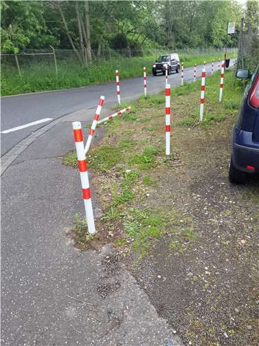 Beschädigungen durch LKW in Kesselheim. Foto: privat