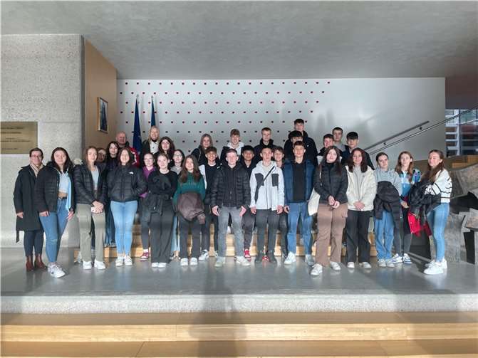 Besichtigung und Führung durch die Französische Botschaft in Berlin am Brandenburger Tor.