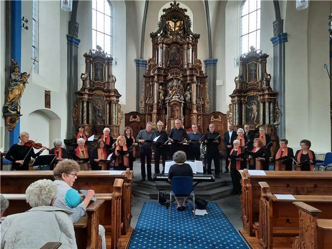 Besonderer Dank gilt Chorleiterin Andrea Ernst für die musikalische Leitung.  Foto: privat