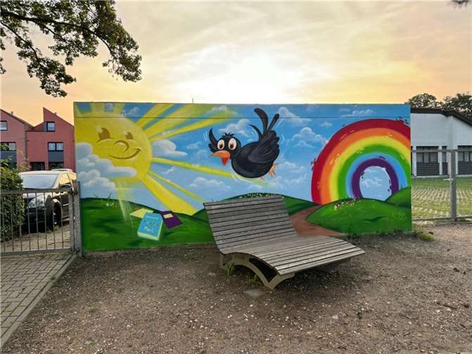 Besonders beeindruckend ist auch die bunt gestaltete Garagenwand des Merler Dorfvereins.