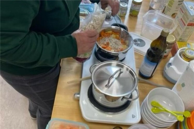 Besonders der praktische Teil des Workshops, bei dem gemeinsam Rezepte zubereitet wurden, kam gut an.