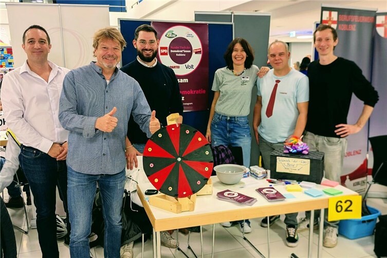 Besonders gefragt war die Wunschbox, in die Bürgerinnen und Bürgern ihre Ideen, Anliegen und Themen einwerfen konnten. Foto: privat