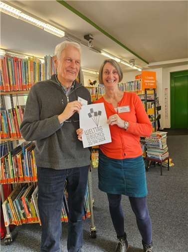 Besonders gefreut hat den Fördervereinsvorstand und die Büchereileiterin, dass einige Besucher ihre ehrenamtliche Hilfe anboten und auch neue Fördervereinsmitglieder gewonnen werden konnten. Foto: privat