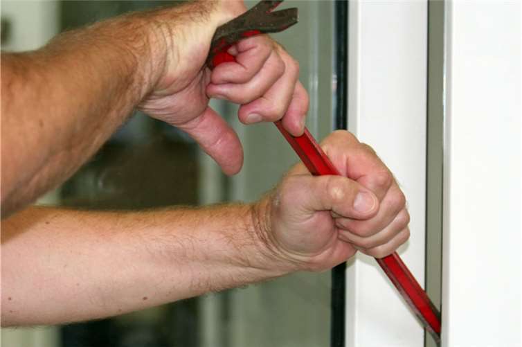 Besonders im Winter sollte man auf Einbrüche vorbereitet sein. Foto: Polizeipräsidium Koblenz