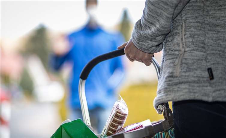 Besonders in Zeiten von Corona sind viele Menschen auf Hilfe angewiesen. Mit seinem Projekt möchte der Verein Bürger helfen Bürgern e.V. haushaltsnahe Dienste vermitteln und so Hilfesuchende und ehrenamtliche Helfer miteinander vernetzen Foto: Pixabay