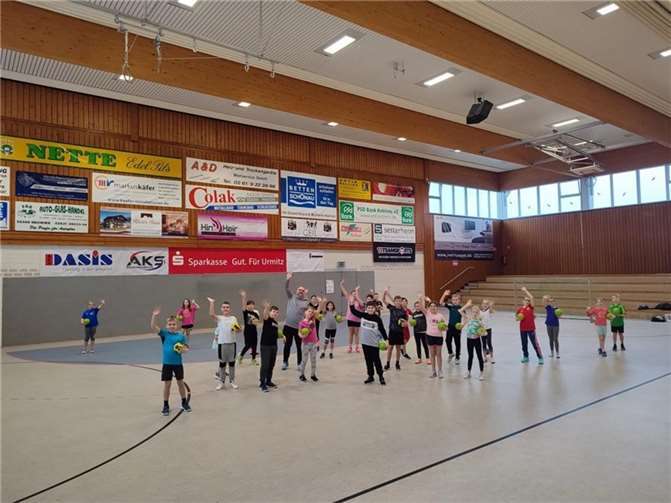 Besonders schön dabei, dass alle Kids gut vorbereitet waren und mindestens das Bronze-Abzeichen erreichten, wobei Silber und Gold deutlich häufiger errungen wurden. Quelle: HBMU