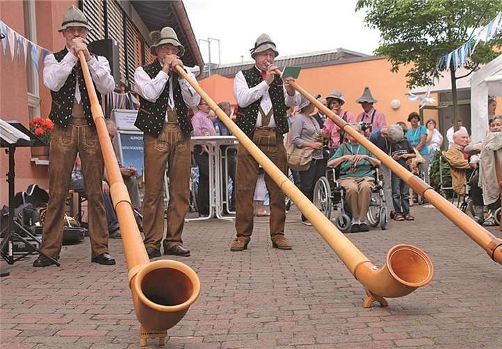 Besonders viel Applaus erhielten die angereisten Alphornbläser aus dem Siebengebirge.Privat