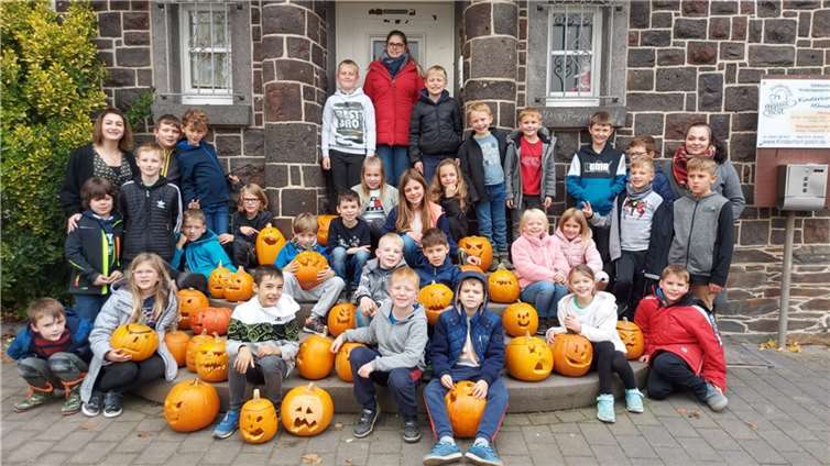 Besonders viel Freude bereitete das alljährliche Kürbis schnitzen.Fotos: privat